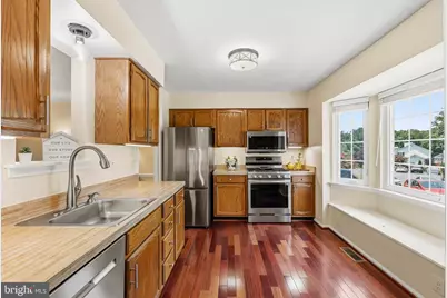 10127 Schoolhouse Woods Court, Burke, VA 22015 - Photo 5
