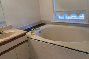 8015 Merry Oaks Ct, Vienna, VA 22182 - Photo 11