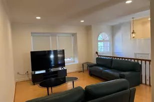 8015 Merry Oaks Ct, Vienna, VA 22182 - Photo 3