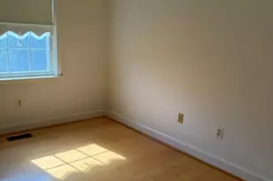 8015 Merry Oaks Ct, Vienna, VA 22182 - Photo 13