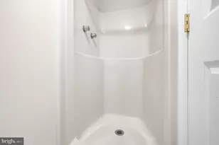 1604 Valencia Way, Reston, VA 20190 - Photo 37