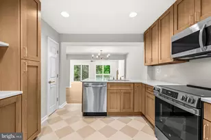 1604 Valencia Way, Reston, VA 20190 - Photo 15