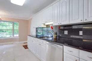 10522 Brevity Dr, Great Falls, VA 22066 - Photo 7