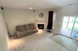 2386 Woodland Pond Ln, Herndon, VA 20171 - Photo 23