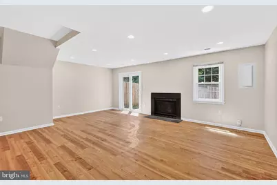 7306 Eggar Woods Lane, Springfield, VA 22153 - Photo 27