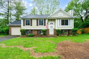 3827 Dittany Ct, Chantilly, VA 20151 - Photo 1
