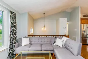 3827 Dittany Ct, Chantilly, VA 20151 - Photo 5