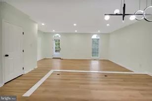 9347 Peter Roy Ct, Burke, VA 22015 - Photo 5