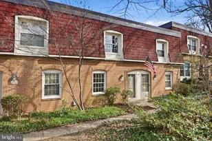 8230 Carrleigh Pkwy, Springfield, VA 22152 - Photo 5