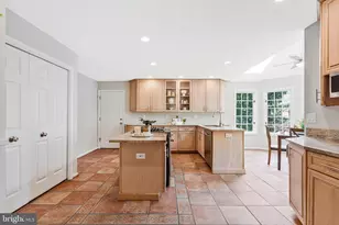 8422 Blevins Way Ct, Vienna, VA 22182 - Photo 11
