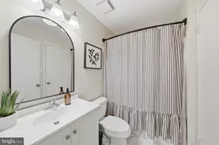10243 Roberts Common Ln, Burke, VA 22015 - Photo 11