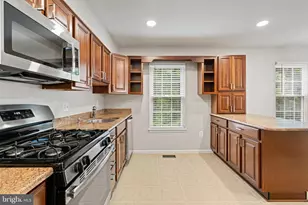 7867 Wintercress Ln, Springfield, VA 22152 - Photo 1