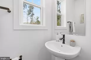 5413 Woodway Dr, Alexandria, VA 22310 - Photo 25
