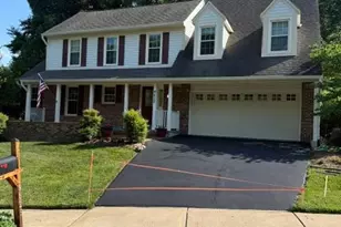 9625 Laurel Oak Pl, Fairfax Station, VA 22039 - Photo 5