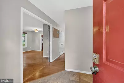 9821 Owens Court, Fairfax, VA 22031 - Photo 7
