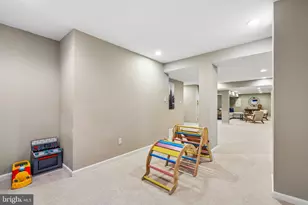 12607 Lake Normandy Ln, Fairfax, VA 22030 - Photo 47