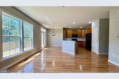 8915 Royal Hannah Lane, Fairfax, VA 22031 - Photo 7