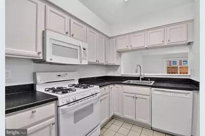 7589 Chrisland Cove, Falls Church, VA 22042 - Photo 11