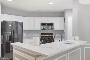 12461 Hayes Ct, Fairfax, VA 22033 - Photo 5