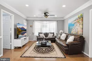 12461 Hayes Ct, Fairfax, VA 22033 - Photo 11