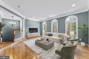 4076 Walnut Cove Cir, Fairfax, VA 22033 - Photo 7