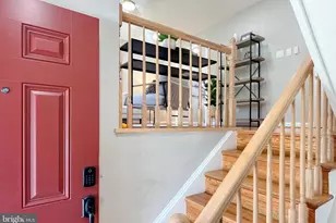 3225 Viscount Ct, Annandale, VA 22003 - Photo 3