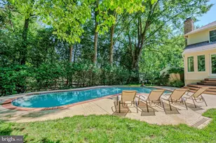 10904 Berryland Ct, Oakton, VA 22124 - Photo 41