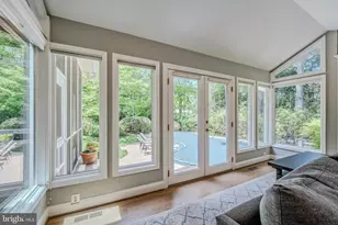 10904 Berryland Ct, Oakton, VA 22124 - Photo 11