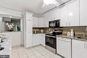 8360 Greensboro Dr, McLean, VA 22102 - Photo 17