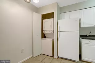 8639 Beekman Pl, Alexandria, VA 22309 - Photo 7