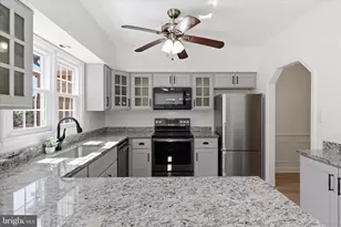 5916 Wescott Hills Way, Alexandria, VA 22315 - Photo 15