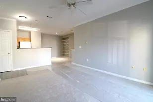 5117 Travis Edward Way, Centreville, VA 20120 - Photo 3
