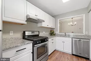 2263 Hunters Run Dr, Reston, VA 20191 - Photo 9