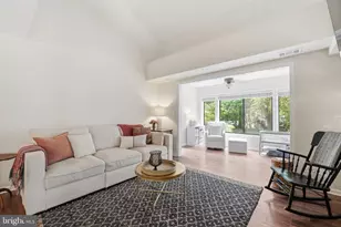 2263 Hunters Run Dr, Reston, VA 20191 - Photo 7