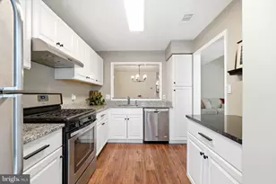2263 Hunters Run Dr, Reston, VA 20191 - Photo 3