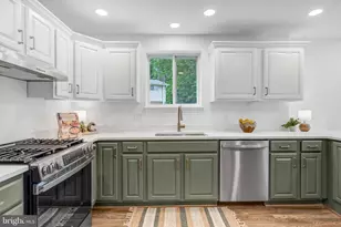 5301 Pommeroy Dr, Fairfax, VA 22032 - Photo 13