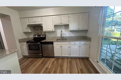 10603 Reeds Landing Circle, Burke, VA 22015 - Photo 7