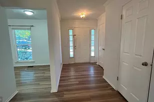 10603 Reed's Landing Cir, Burke, VA 22015 - Photo 3