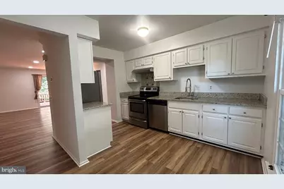 10603 Reeds Landing Circle, Burke, VA 22015 - Photo 9