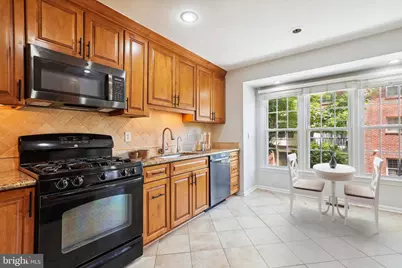 10150 Village Knolls Court, Oakton, VA 22124 - Photo 3