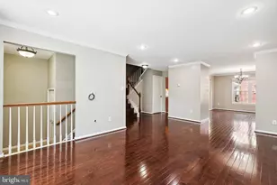 10150 Village Knolls Ct, Oakton, VA 22124 - Photo 7