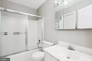 10150 Village Knolls Ct, Oakton, VA 22124 - Photo 23