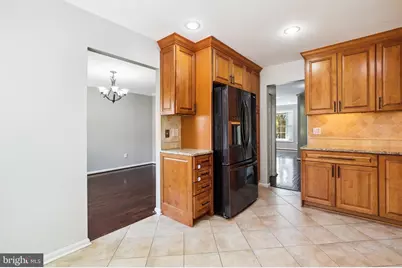 10150 Village Knolls Court, Oakton, VA 22124 - Photo 5