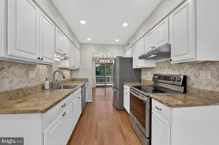 2031 Sarazen Pl, Reston, VA 20191 - Photo 9