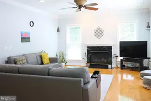 2650 Cockerill Farm Ln, Herndon, VA 20171 - Photo 7