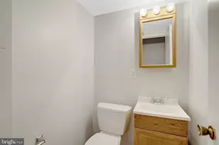8236 Governors Ct, Alexandria, VA 22308 - Photo 29