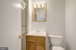 8236 Governors Ct, Alexandria, VA 22308 - Photo 17