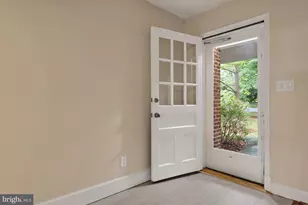 8023 Washington Ave, Alexandria, VA 22308 - Photo 9