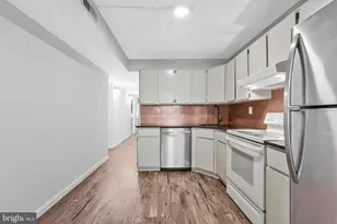 2210 Springwood Dr, Reston, VA 20191 - Photo 13