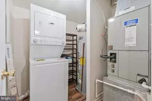2210 Springwood Dr, Reston, VA 20191 - Photo 23
